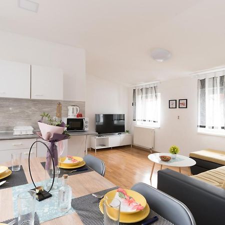 Apartmani Kod Marka Pozega Ngoại thất bức ảnh