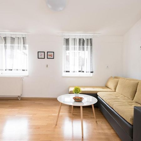 Apartmani Kod Marka Pozega Ngoại thất bức ảnh
