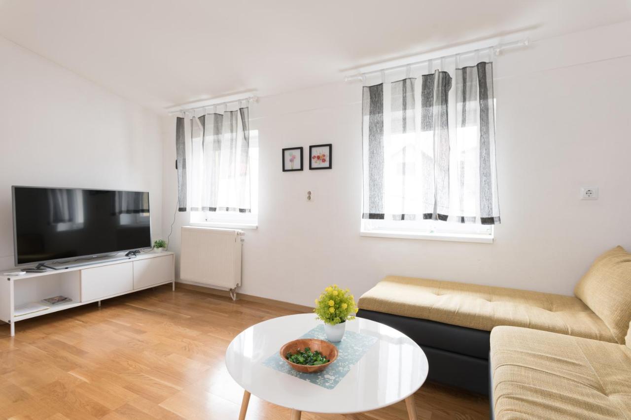 Apartmani Kod Marka Pozega Ngoại thất bức ảnh